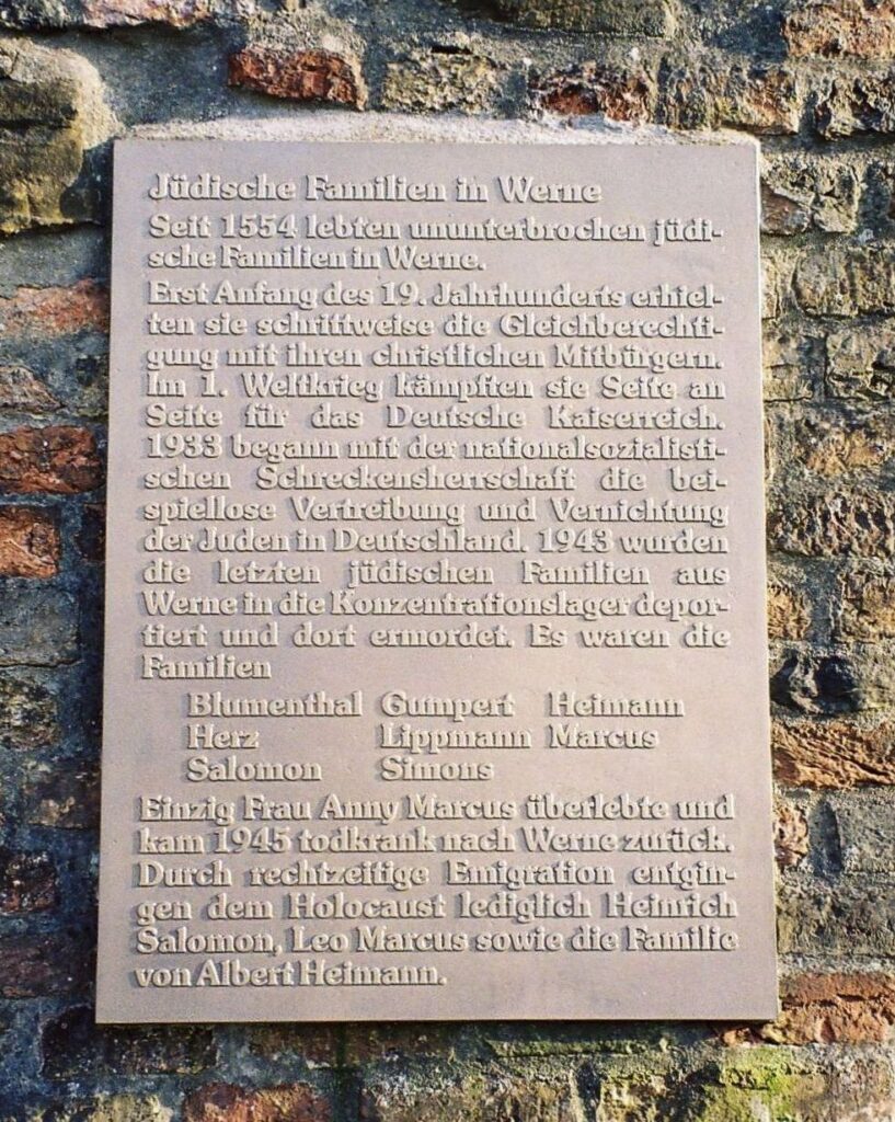 Gedenktafel am Jüdischen Friedhof Werne mit der kurzen Geschichte der Juden in dieser Stadt. Hervorgehoben die Jüdischen Familien in zeiten des Holocaust