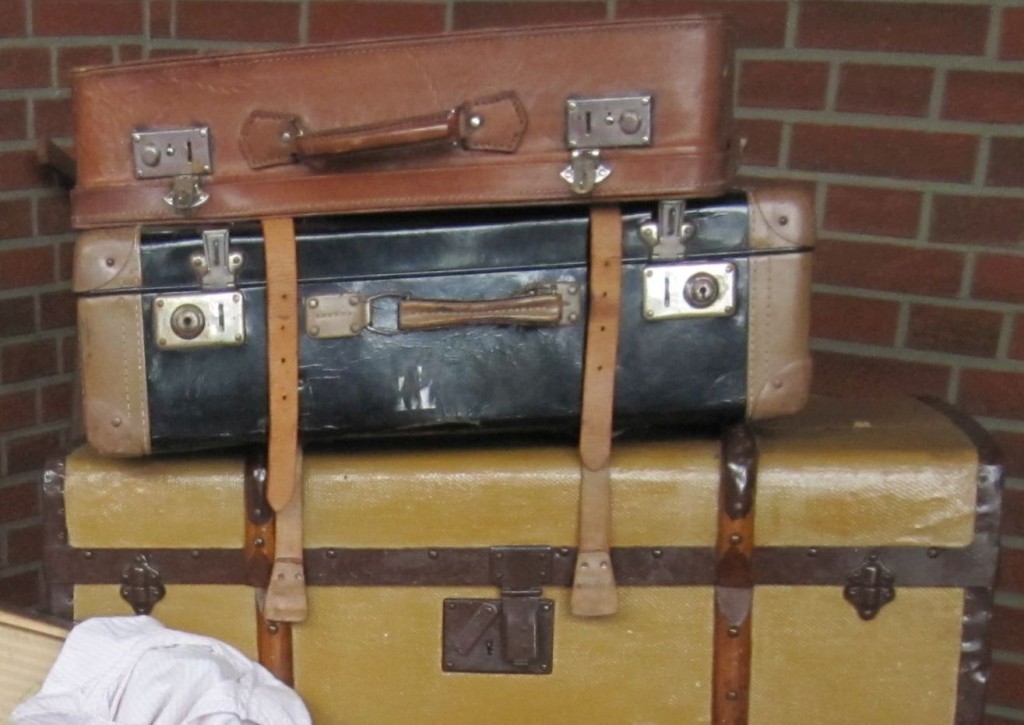 Stapel Koffer der Auswanderer